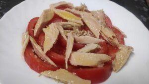 Ensalada de atún y tomate Receta fácil rápida y saludable